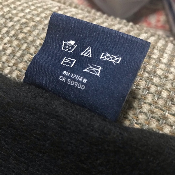 Tommy Hilfiger Men’s Scarf - Picture 7 of 7